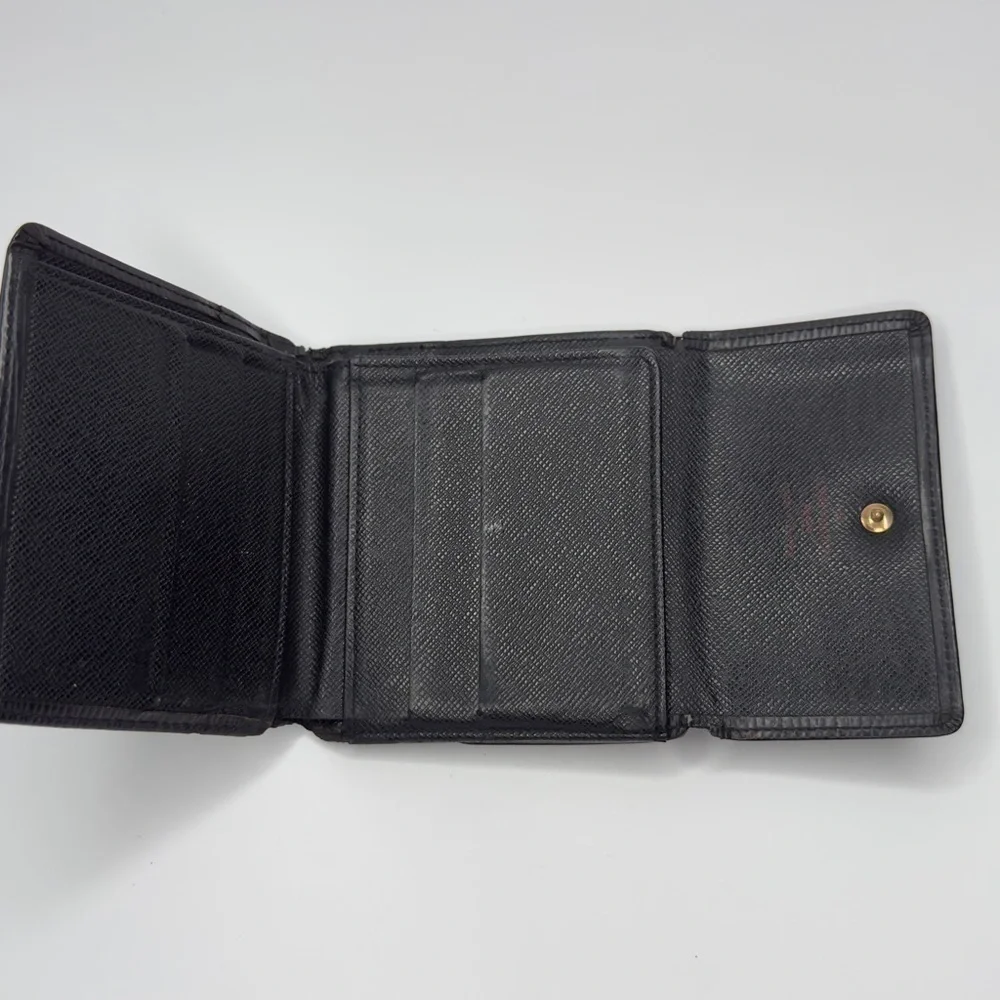 Louis Vuitton Black Epi Leather Elise Compact Tri-Fold Wallet | Unisex | Used |